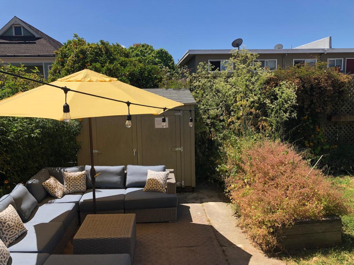 Apartment Light Filled 3 Bedrm With Enclosed Sunny Backyard *